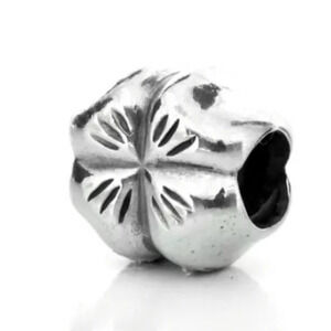 PANDORA  FOUR LEAF CLOVER CHARM